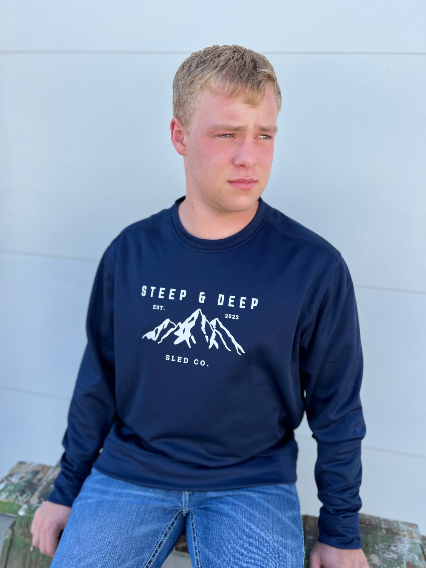 Pull-Start Crewneck in Navy