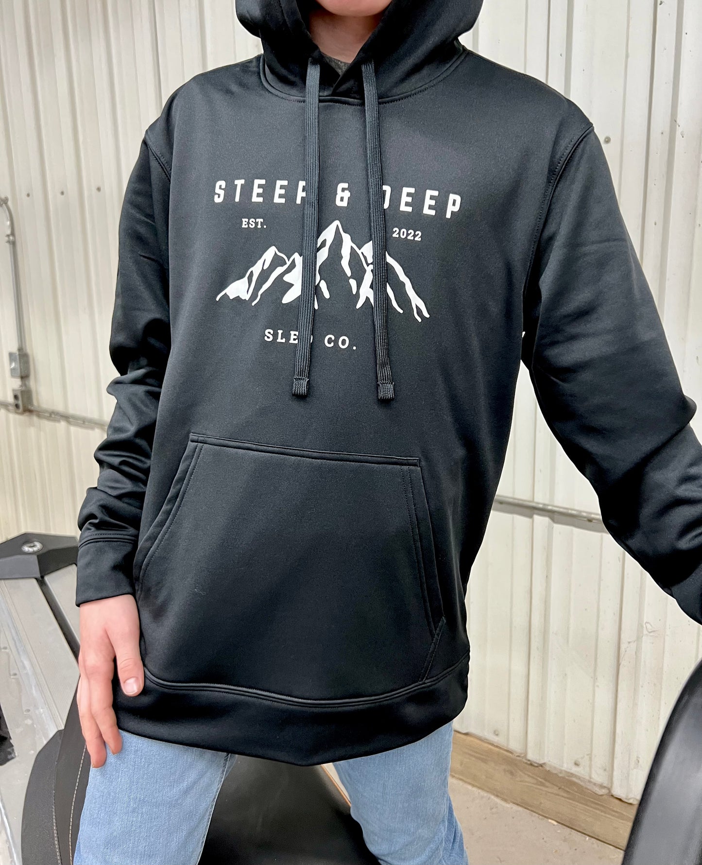 Ascent Hoodie in Black